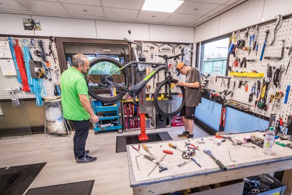 JuMa Zweir&auml;der - Team Werkstatt und Reparaturservice in Glattbach bei Aschaffenburg